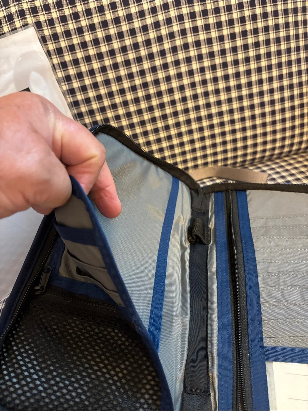 L.L. Bean Men’s Navy and Gray Travel Organizer